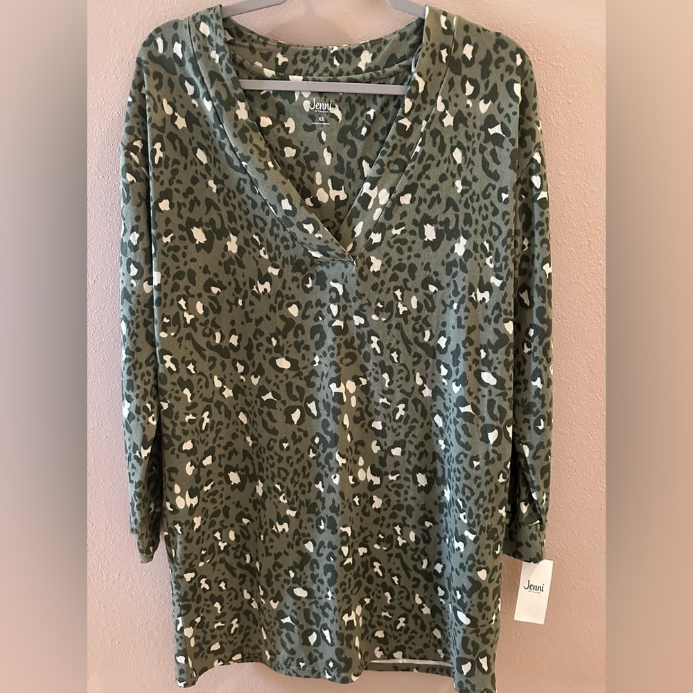 V-Neck Animal Print Nightgown/Sleepshirt - NWT